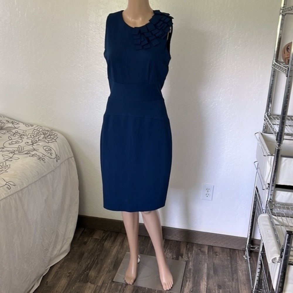 Taylor Shift sleeveless Dress